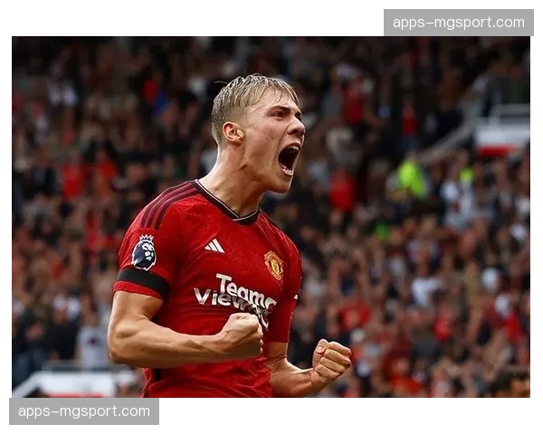 曼联库尼亚姆贝乌莫锋线组合 谢什科齐尔克泽替补待命